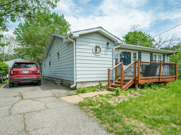 2829 E 36th Ct, Des Moines, IA 50317