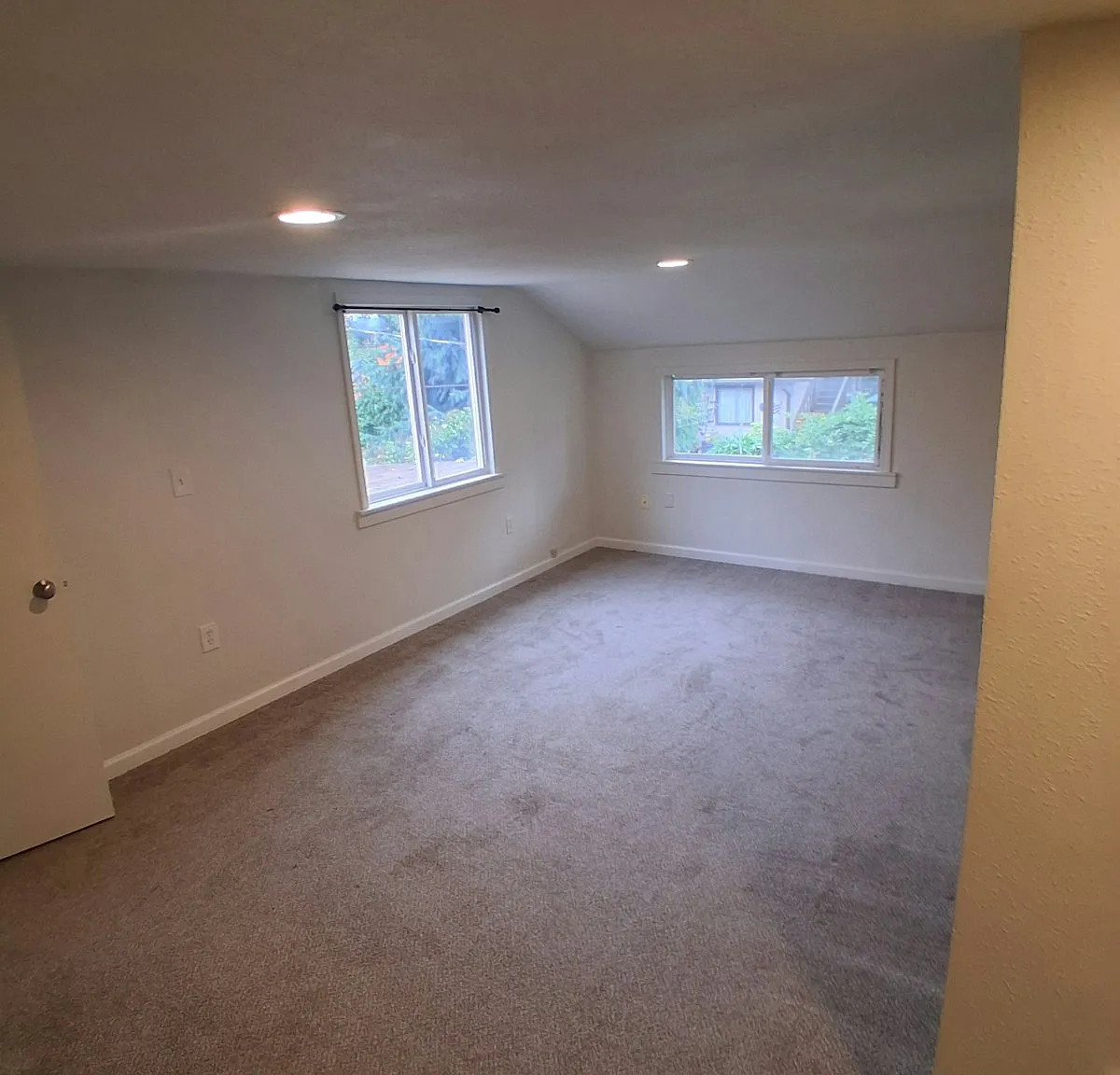 14602 Portland Avenue Southwest, Unit B — Photo 3