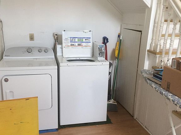 2nd image of 5805 Laurel St APT 6