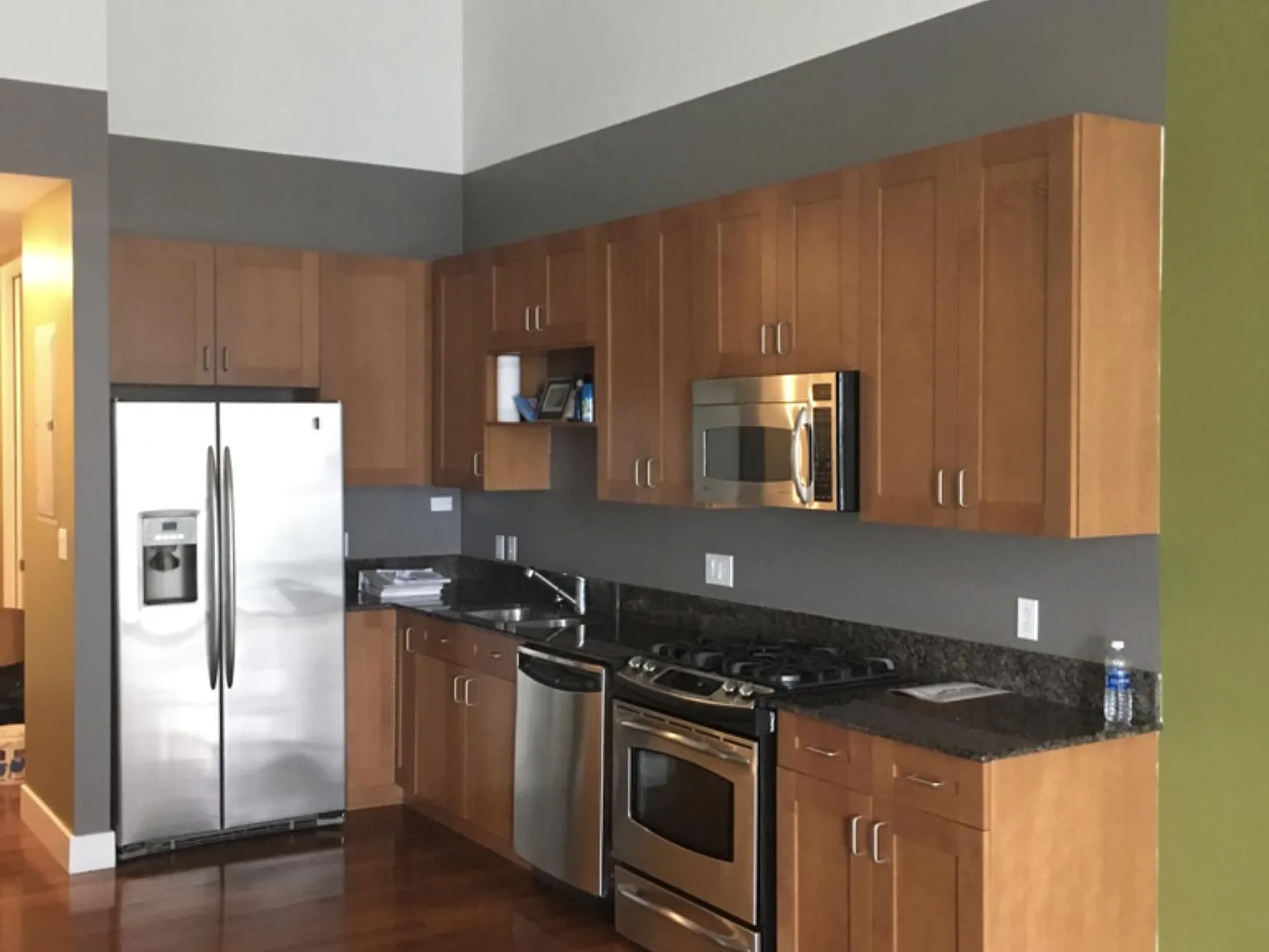 Studio, 640 sqft, $1,675 — Photo 2