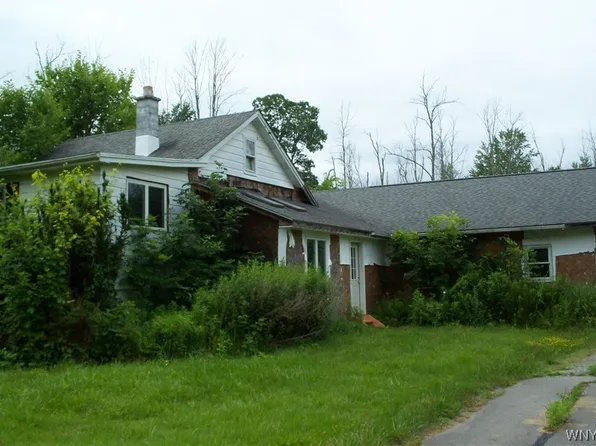 8090 Goodrich Rd, Clarence Center, NY 14032