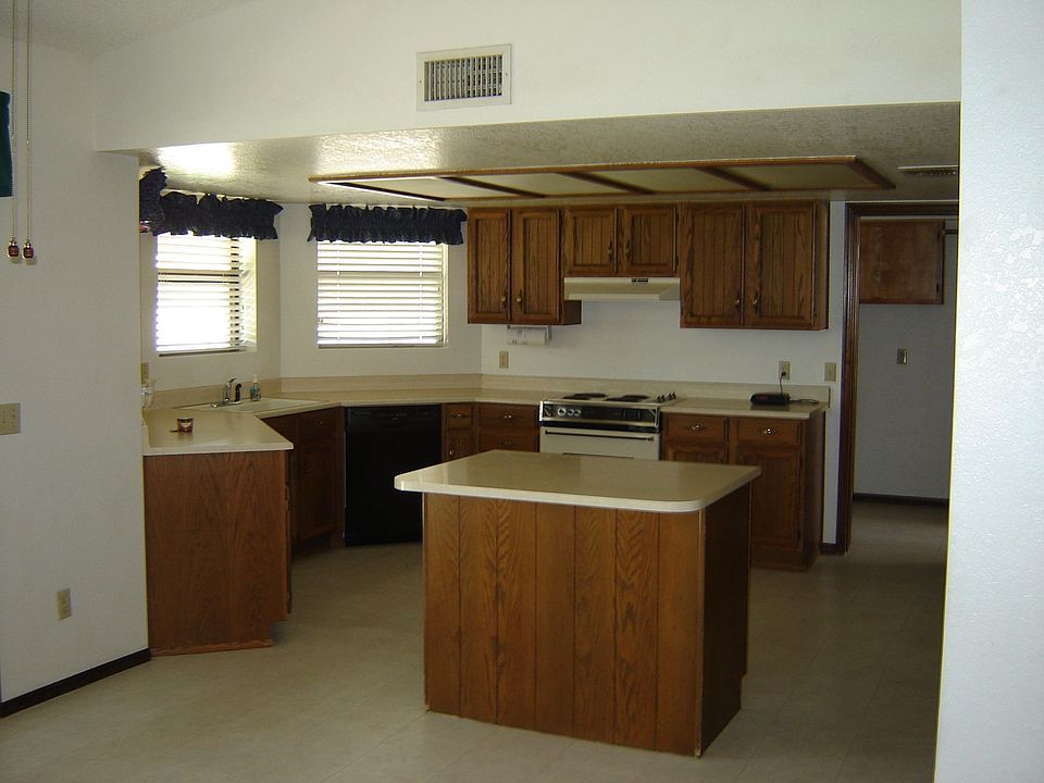 large island kitchen