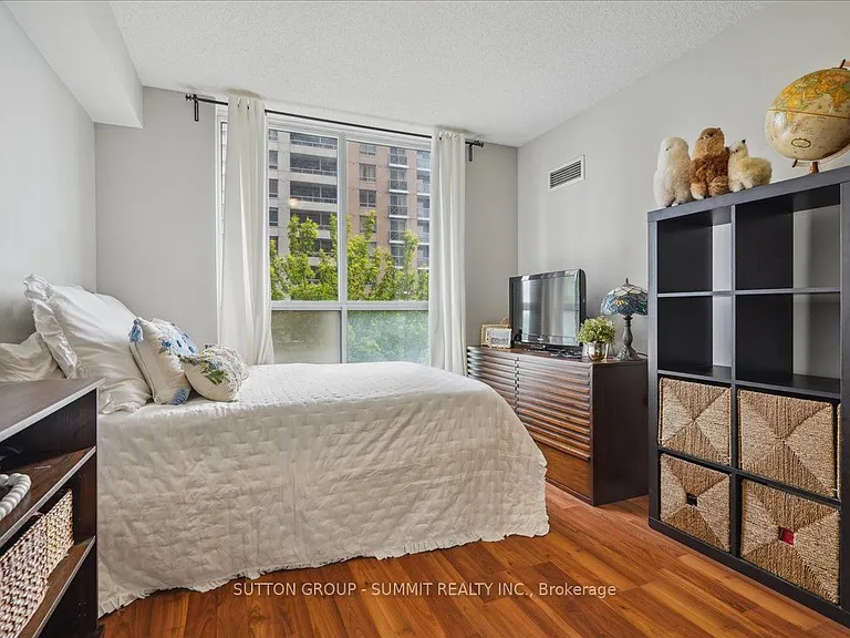 5229 Dundas St W #511 — Photo 21