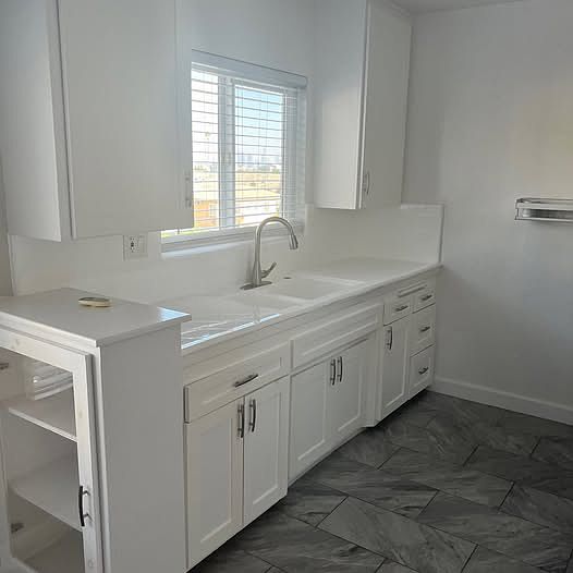 1st image of 1746 N Kingsley Dr #9