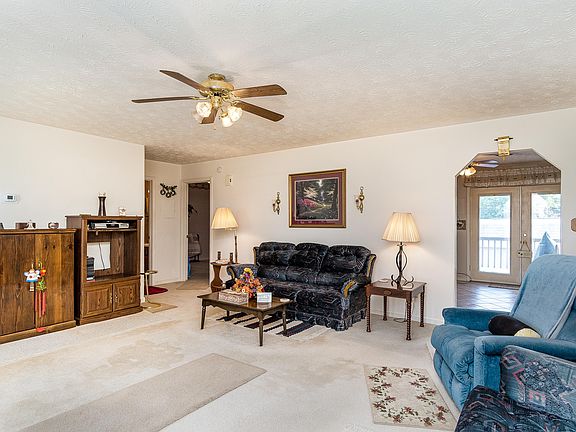 2nd image of 144 Chickasaw Cir