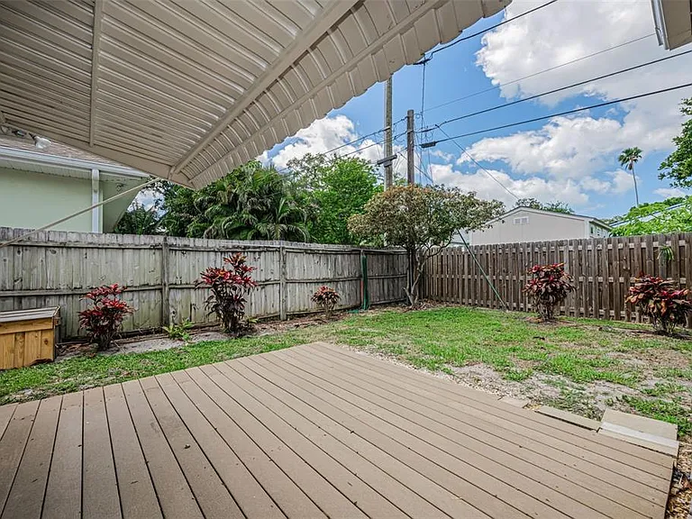 253 Park Cir S — Photo 30
