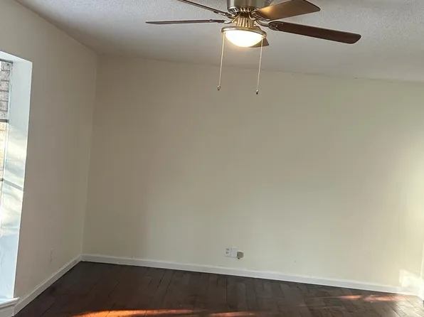 110 N 8th St, Sanger, TX 76266