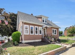 4 Englewood Ave, Chelsea, MA 02150