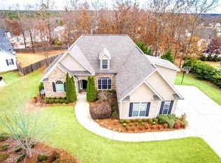 260 Otter Cir, Fayetteville, GA 30215