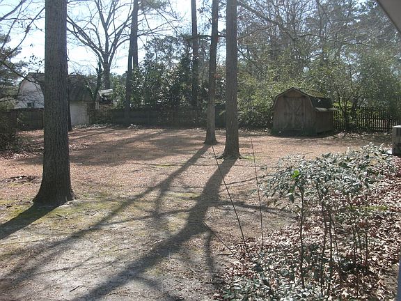 3rd image of 601 Smallwood Dr