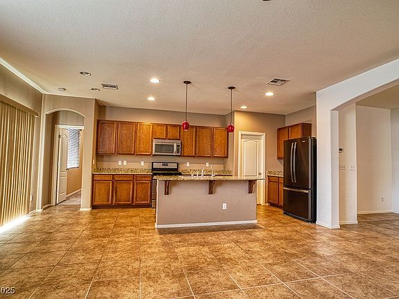 4th image of 8013 San Mateo St