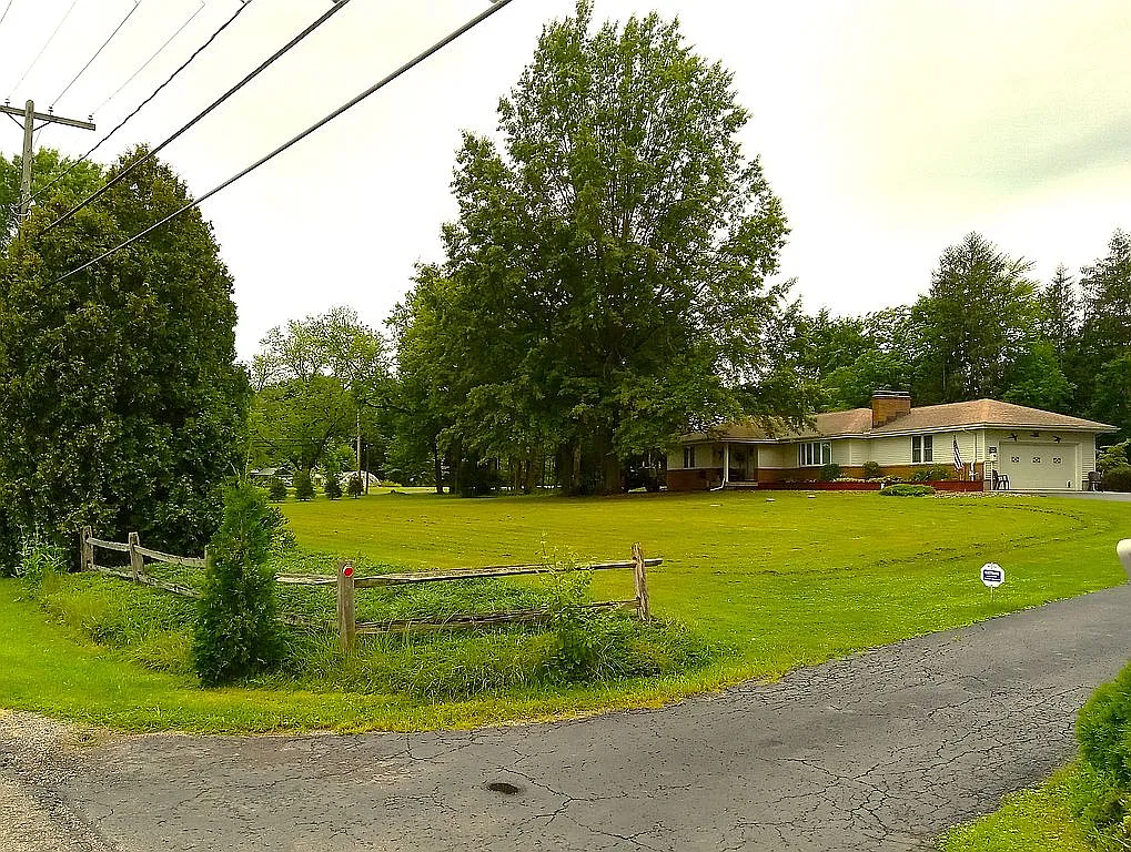 2726 Stillwagon Rd photo 1