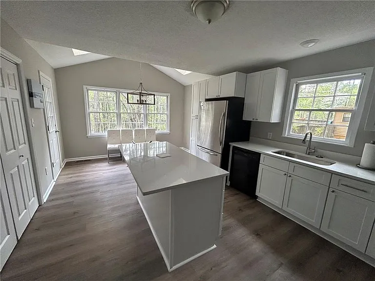 311 Mariner Cir — Photo 6