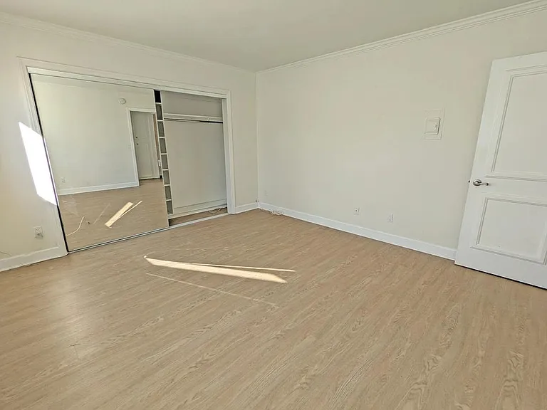 1631 Barry Ave #12 — Photo 10