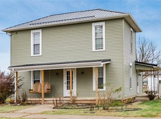 126 W 3rd St, Frazeysburg, OH