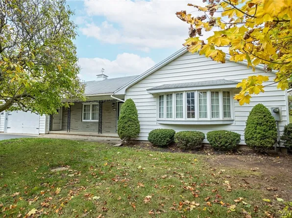 8622 Seven Springs Rd, Batavia, NY 14020