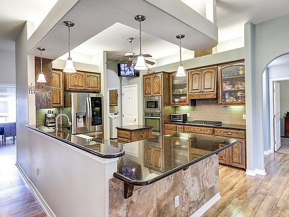 3rd image of 3813 Kangaroo Ct