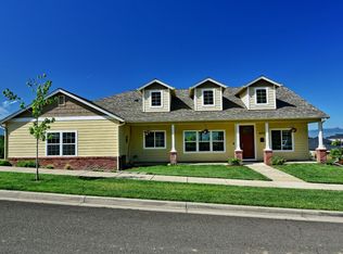 4432 Vista Pointe Dr, Medford, OR 97504