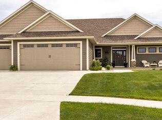 3086 Silver Park Ln NE, Rochester, MN 55906