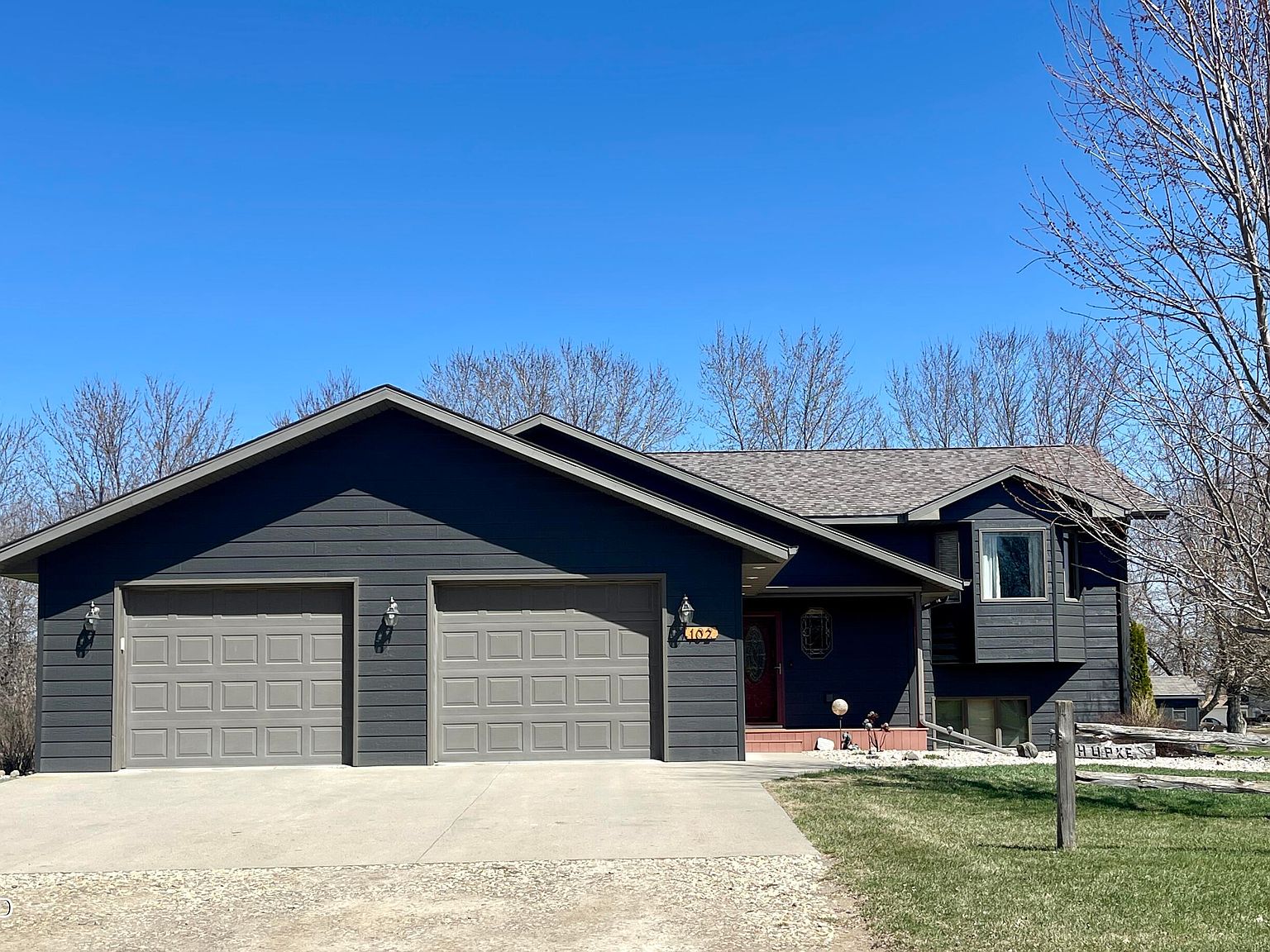 102 Ashton Ave, Milbank, SD 57252 Zillow