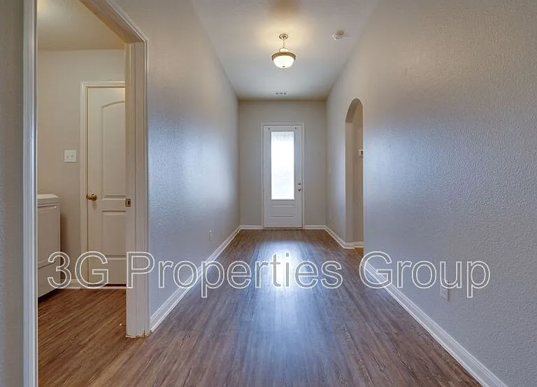 5301 Zara Dr — Photo 7