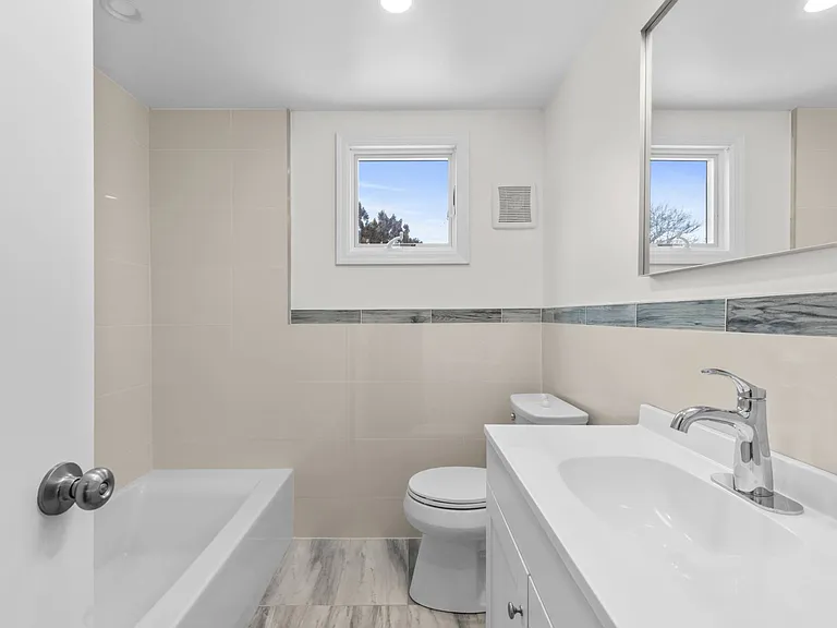 12 Sanger Pl — Photo 11