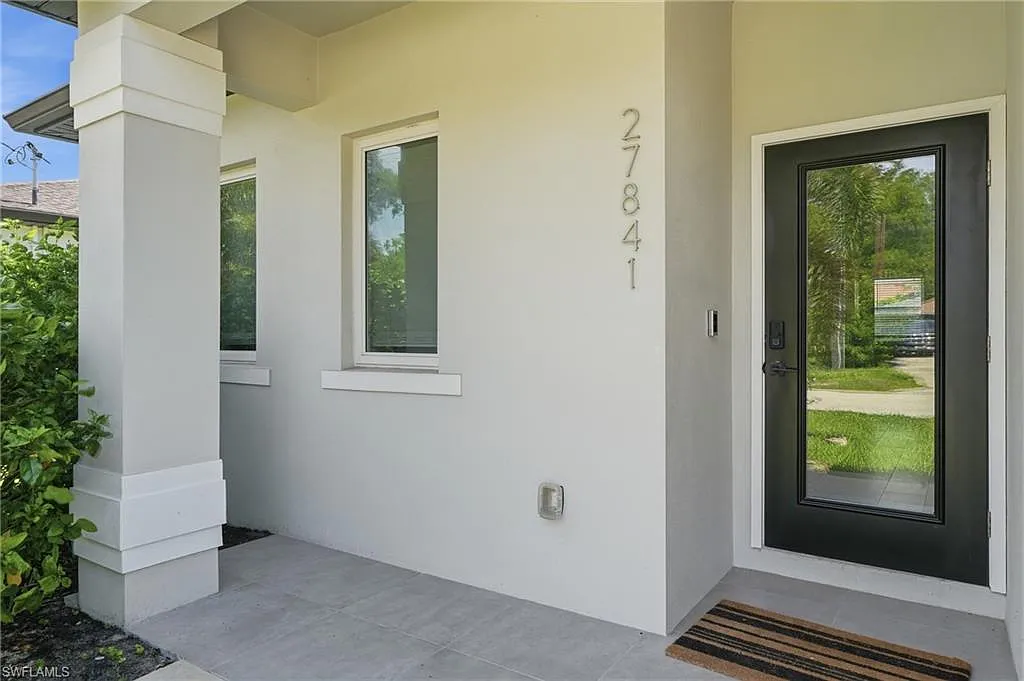3 bed, 2.0 bath, 1164 sqft, $3,000 — Photo 2