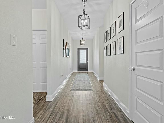 3rd image of 1020 Gannet Ln