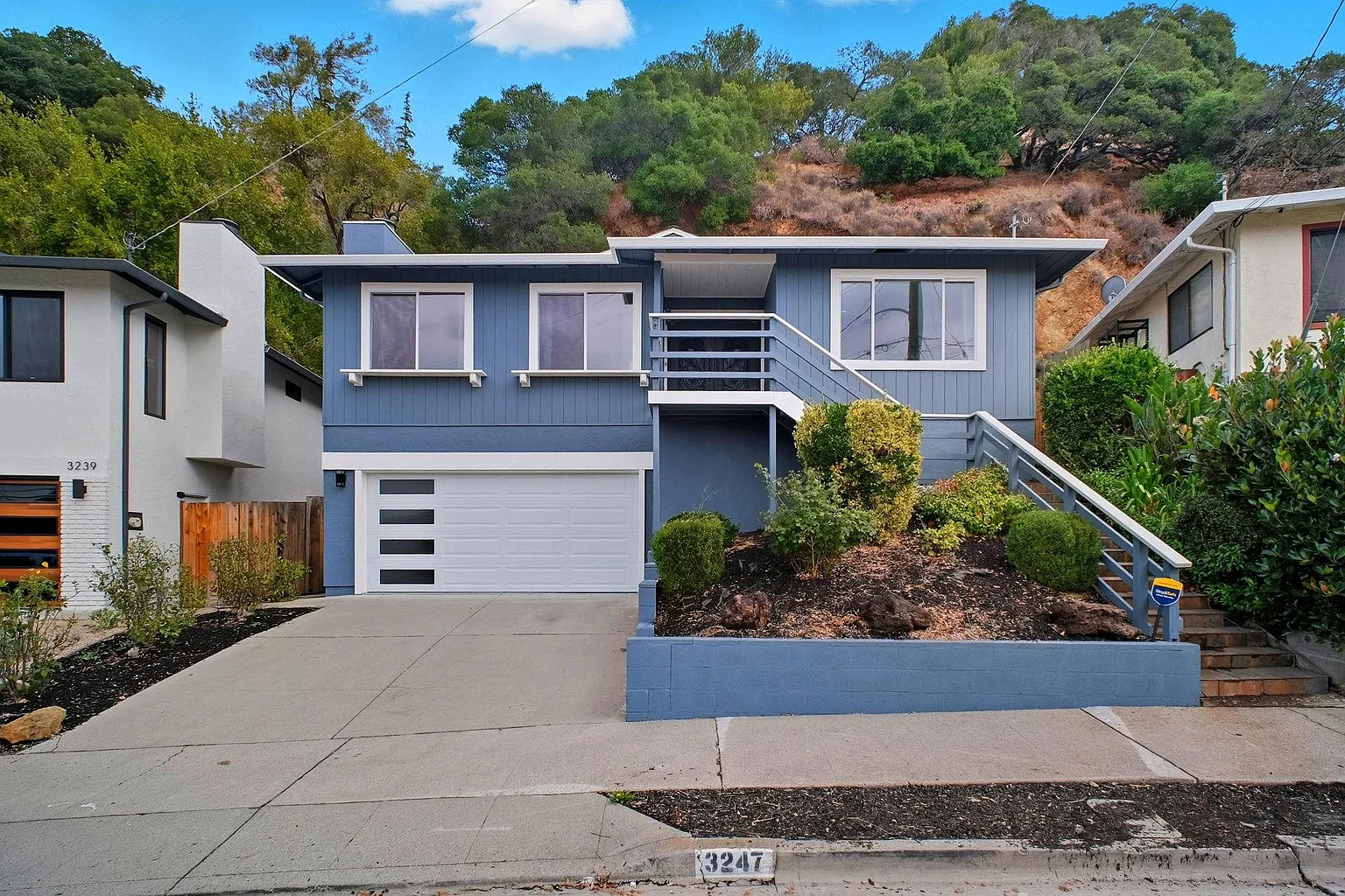 3247 Revere Ave photo 1