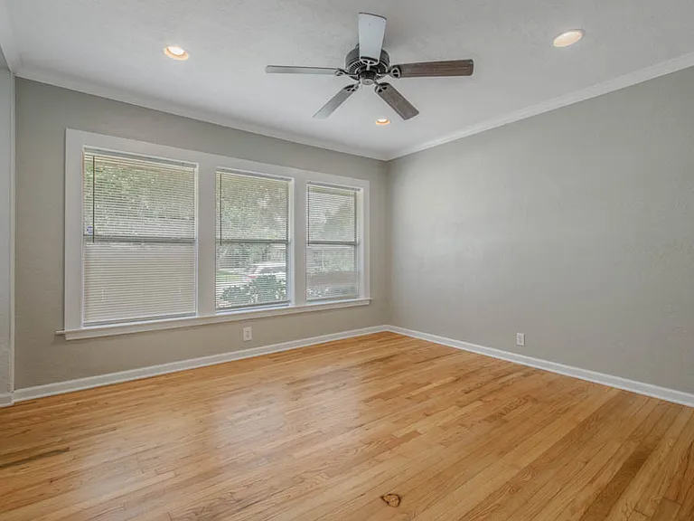 714 Broadmoor Dr — Photo 14