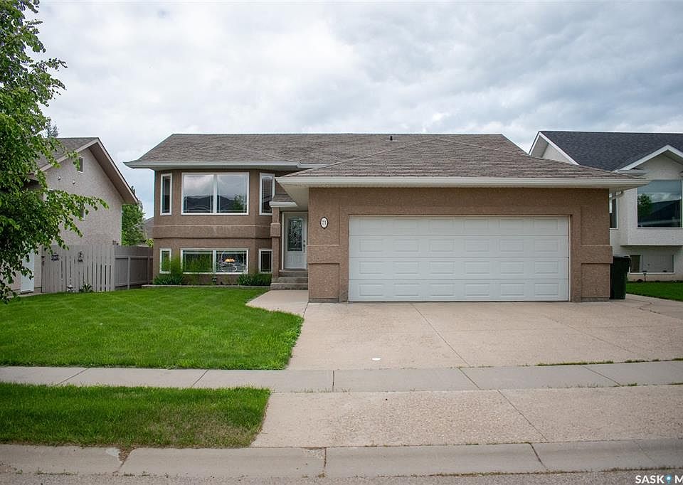 1st image of 71 Longpre CRESCENT