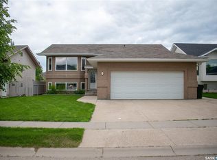 71 Longpre Cres, Prince Albert, SK S6X1C6