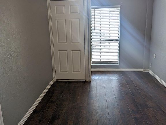 4th image of 1713 N Ross Ave