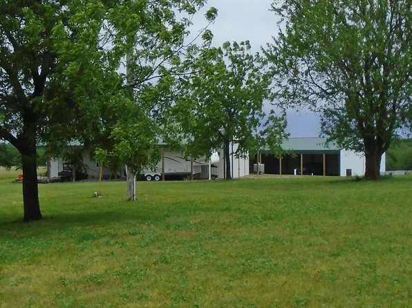 4266 SE Heimbaugh Rd, Cameron, MO 64429