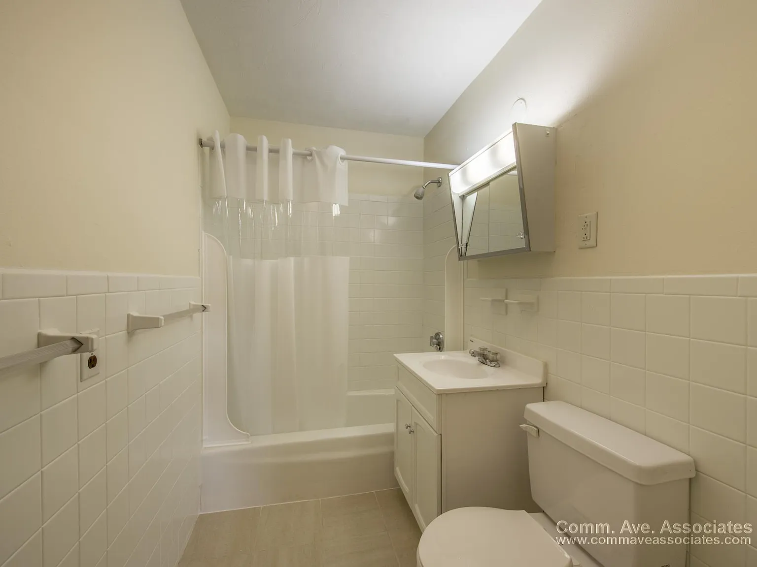 2 bed, 1.0 bath, $3,600 — Photo 4
