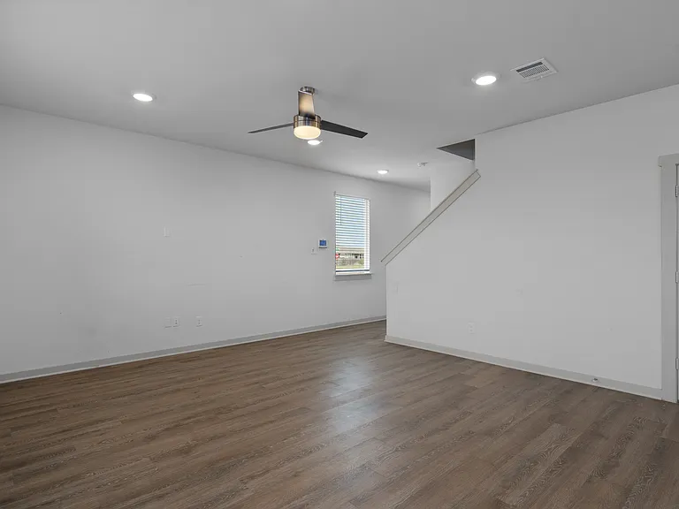 214 New Hampton Way — Photo 6