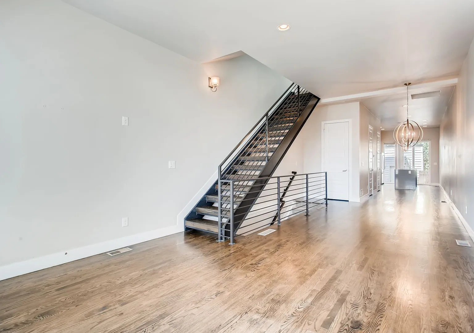 High Street Townhomes 3 bedroom unit with detached Garage and Yard — Photo 2
