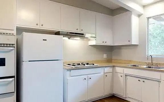 3rd image of 6706 Laurelgrove Ave #10