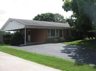 703 Hilltop Dr, Paris, KY 40361