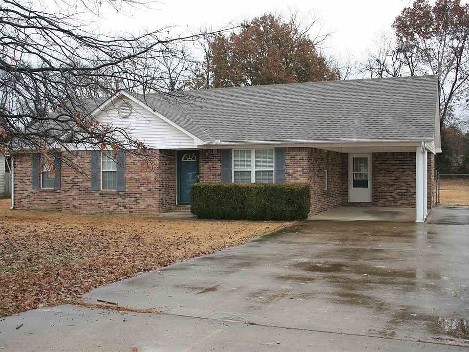 1st image of 60 Andrea Dr