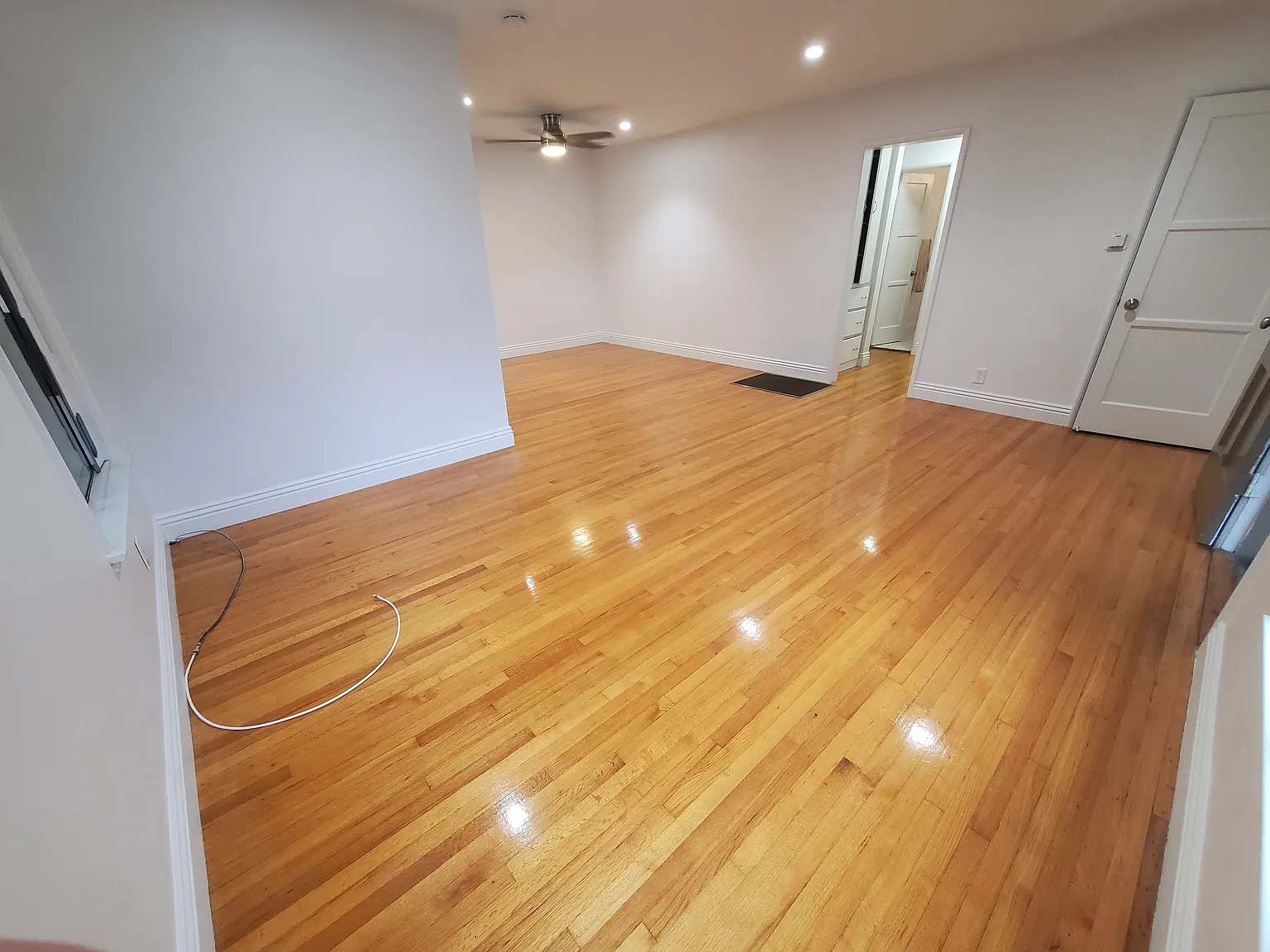 1020 E Carson St — Photo 4