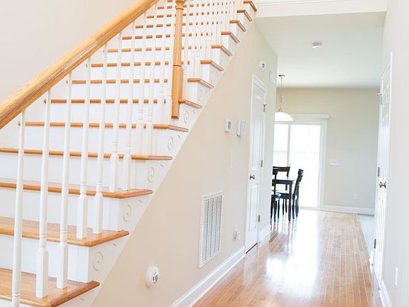 4th image of 5548 Crescent View Dr
