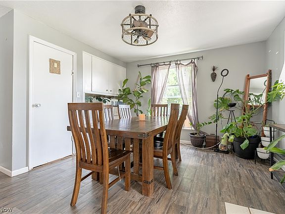 5th image of 151 26th St SE