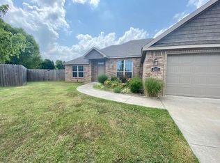 2801 SW Twilight Ave, Bentonville, AR 72712