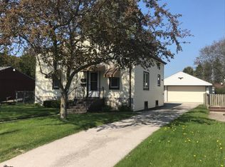 718 Lowell St, Two Rivers, WI 54241