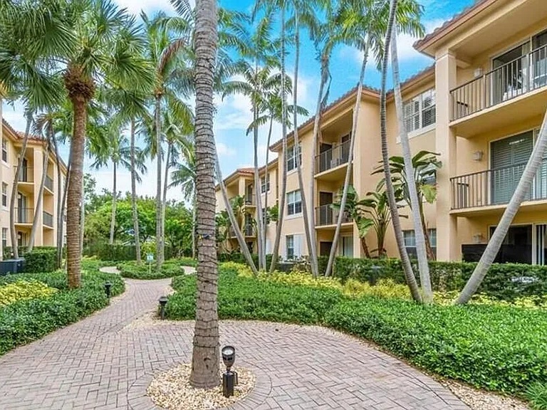 1805 N Flagler Dr #219 — Photo 21