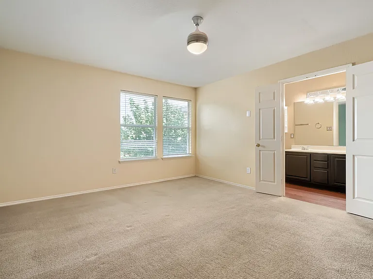 5210 Mountain Spring Trl — Photo 8