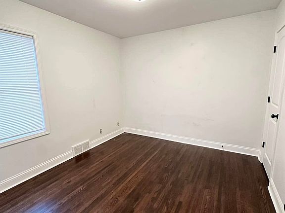 3rd image of 1604 Ross Ave