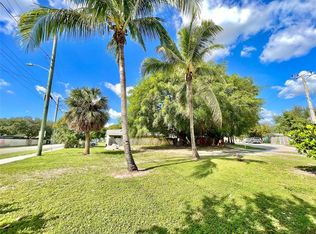 2401 NW 8th St, Fort Lauderdale, FL 33311