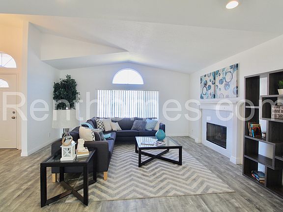 2nd image of 11327 Linares St